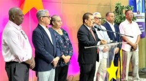 PLD denuncia que cena navideña de 2025 supera los RD$16,800 y golpea a las familias dominicanas