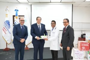 Ministro de Salud juramenta comité de Trasplante del Hospital Ney Arias Lora