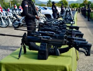 Abinader entrega equipamiento militar y tres blindados FURIA a las Fuerzas Armadas