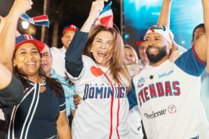 Alcaldía del DN proyecta ante miles de fanáticos triunfo de RD en el malecón