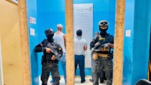 Capturan a cuatro implicados en envío frustrado de cocaína desde el AILA