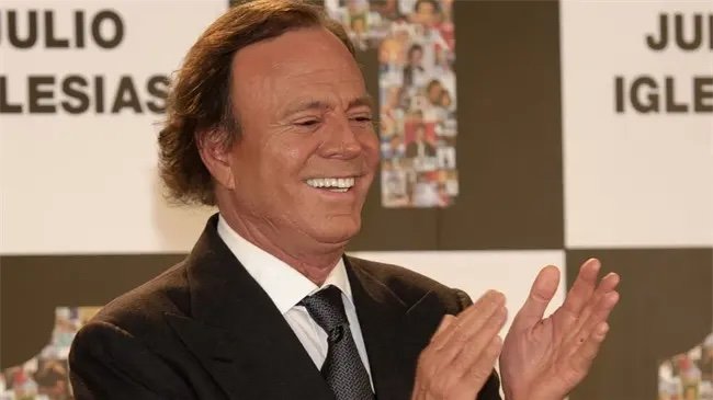 Julio Iglesias demanda a diario español por “montaje” sobre sus abusos sexuales”
