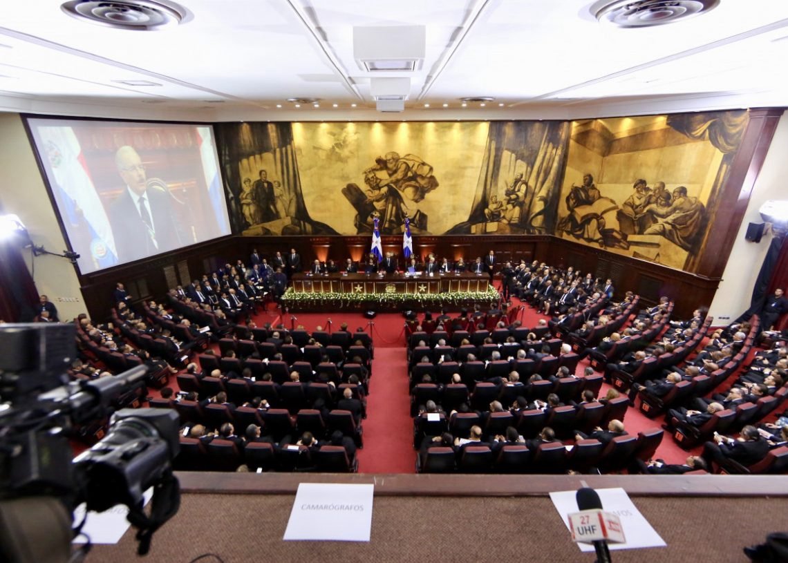 Proyecto que busca eliminar candidaturas independientes abre un nuevo frente de debate político