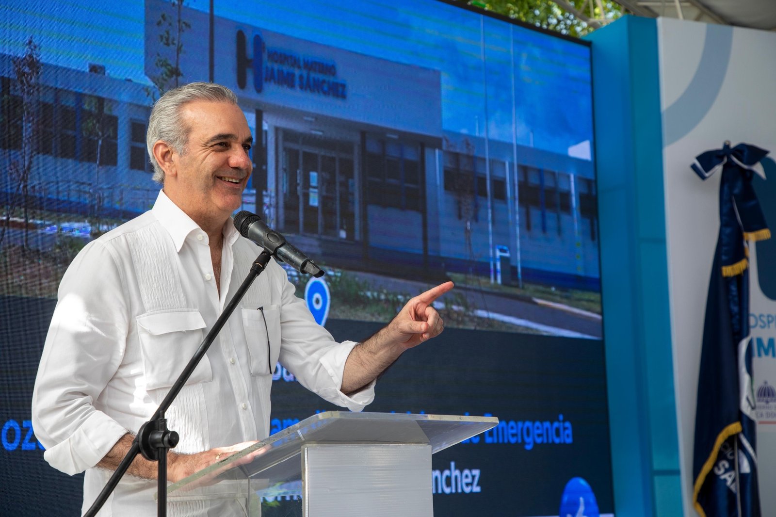 Presidente Abinader entrega remozamiento y ampliación del Hospital Materno Infantil Dr. Jaime Sánchez en Barahona, que beneficiará a miles de familias de toda la Región Enriquillo