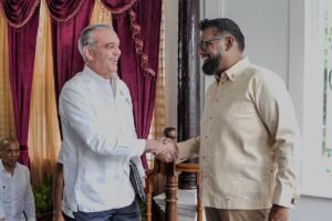 Presidente Abinader llega a Casa de Gobierno en Guyana; sostendrá reunión bilateral con su homólogo Mohamed Irfaan Alí