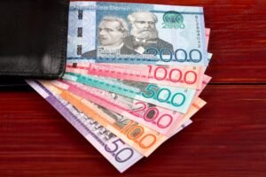 Oposición rechaza recorte de fondos públicos a partidos políticos