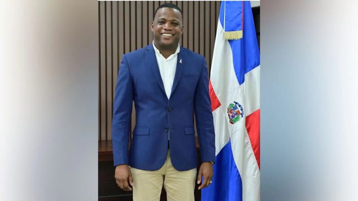 Abinader designa a Robert Martínez como vicecónsul dominicano en Panamá