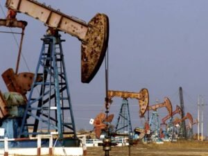 Petróleo texano cae a US$88.84 por expectativas sobre el estrecho de Ormuz