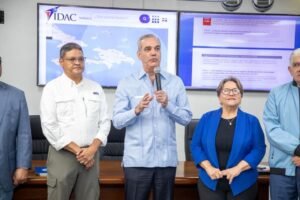 Abinader convoca al Gobierno y alcaldes para reforzar plan de respuesta ante la temporada ciclónica