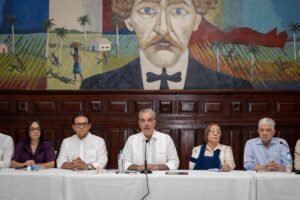 Abinader pasa balance a obras y escucha demandas comunitarias en Santiago