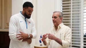Abinader felicita a Karl-Anthony Towns por conquistar el título de la NBA
