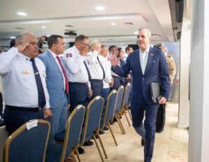 Abinader revisa estrategias de seguridad junto a autoridades nacionales