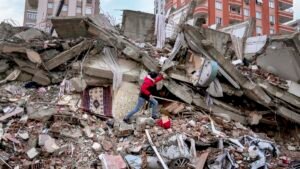 Dos terremotos seguidos y casi iguales: así ocurre un doblete sísmico
