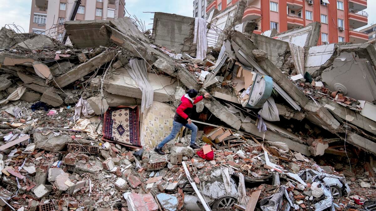 Dos terremotos seguidos y casi iguales: así ocurre un doblete sísmico