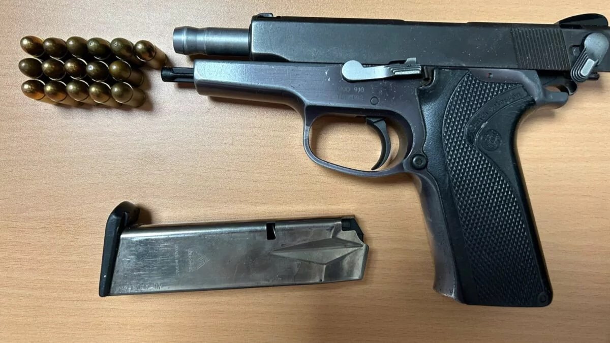 Desarticulan presunta red de narcotráfico en Baní; ocupan arsenal y vehículos
