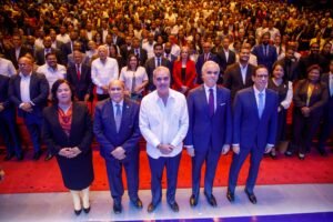 Abinader recibe informe de consulta nacional para transformar la educación