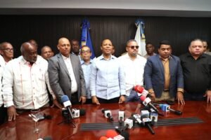 Transportistas ratifican que no aumentarán el pasaje y respaldan al INTRANT