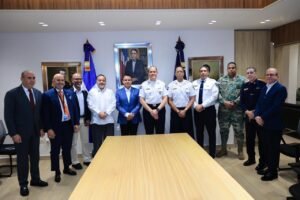 SNS y Policía Nacional fortalecen coordinación para reforzar la seguridad en hospitales públicos