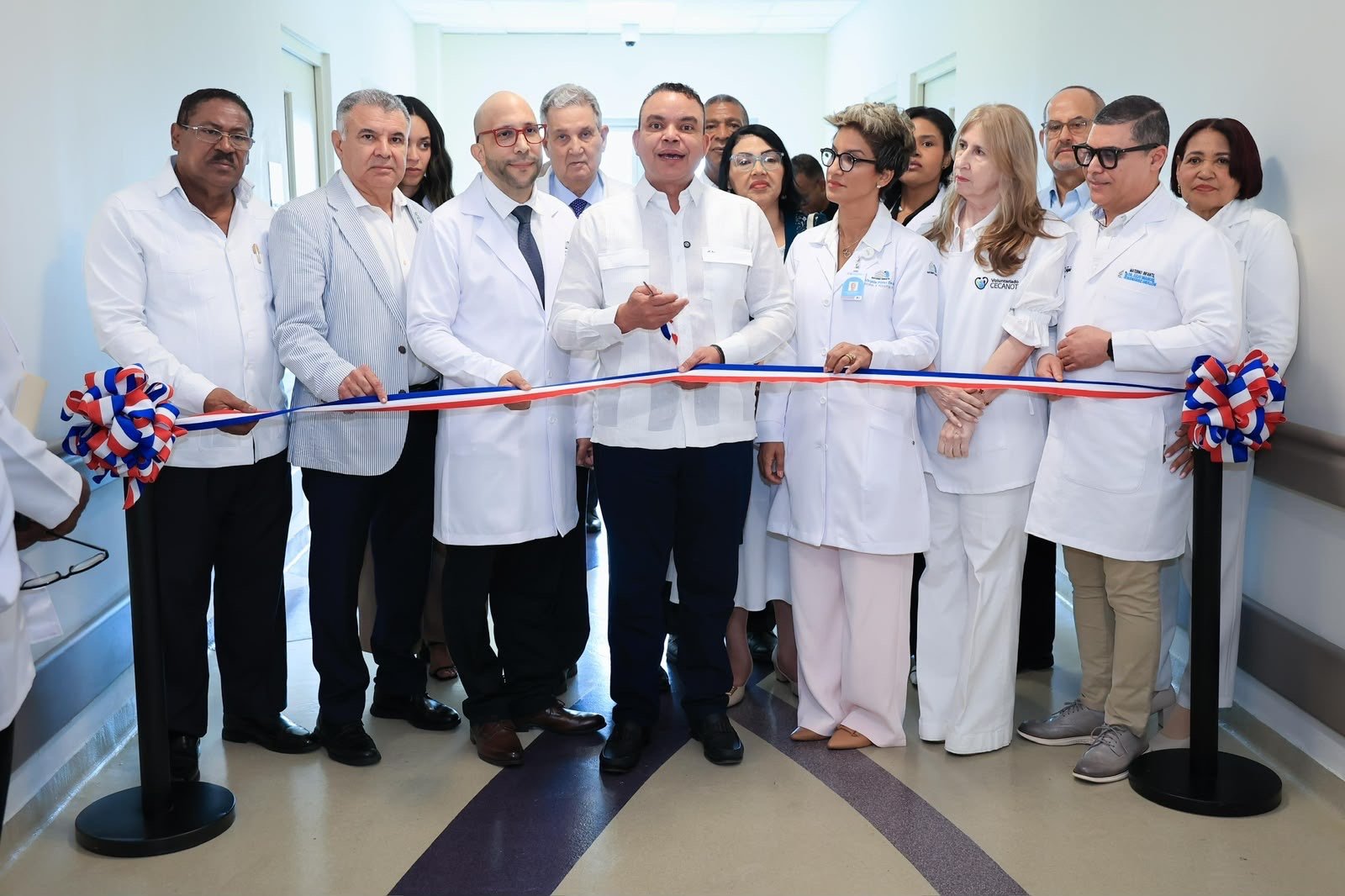 SNS inaugura unidad que permitirá operar bebés antes de nacer de forma gratuita