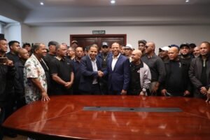 INTRANT y CNTT suspenden aumento del pasaje en Santiago tras acuerdo de diálogo