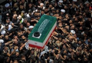 Más de 10 millones participan en cortejo fúnebre de Alí Jameneí en Irak