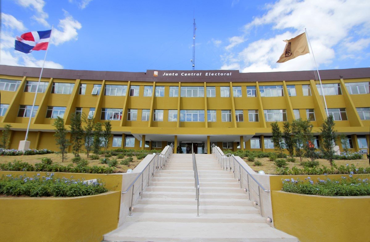 JCE establece nuevos horarios en 10 centros de cedulación y elimina el servicio de madrugada desde el 1 de agosto
