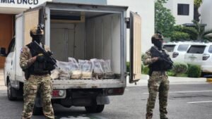 Hallan 321 paquetes de presunta cocaína ocultos en un contenedor en Caucedo