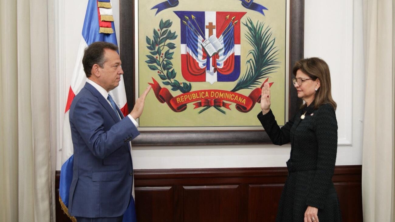 Raquel Peña juramenta a Ito Bisonó y Jean Luis Rodríguez como nuevos ministros