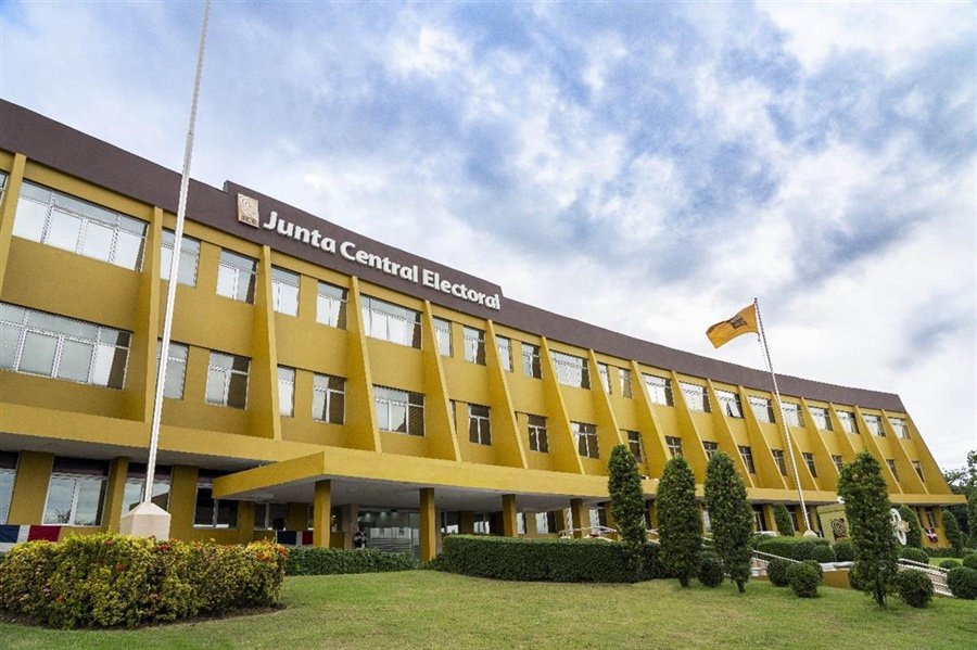 JCE extiende jornadas de cedulación por varias comunidades del país