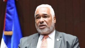 Radhamés Camacho defiende a la ADP y atribuye crisis educativa a falta de planificación del Gobierno