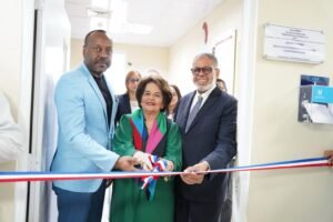 Remozan área de vacunación de la Maternidad La Altagracia para mejorar atención a pacientes