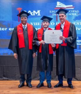 Presidente Luis Abinader encabeza graduación de la octava promoción de la maestría en Derecho Administrativo y Gestión Municipal